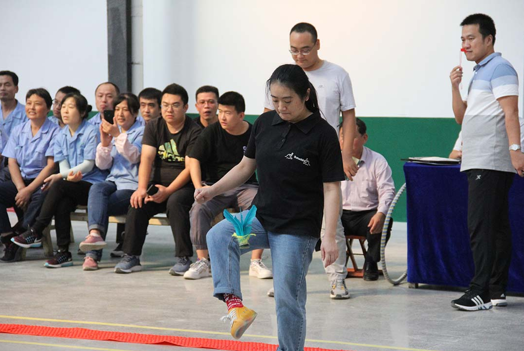 公司舉辦迎國慶中秋運動會(圖2)